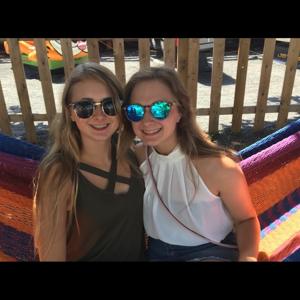 Meet your Posher, Noelle